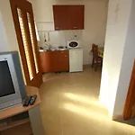 One-bedroom 50 דירה *