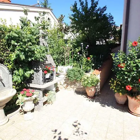 One-bedroom Crikvenica 50 Apartment *