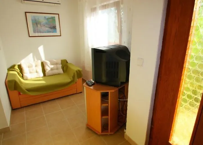 One-bedroom 50 *
