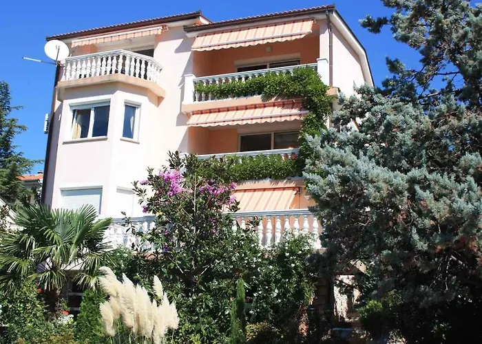 One-bedroom 50 *