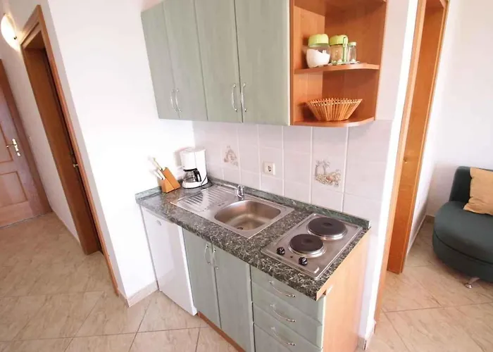One-bedroom 50 *