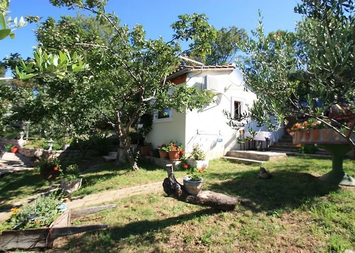 One-bedroom 50 *